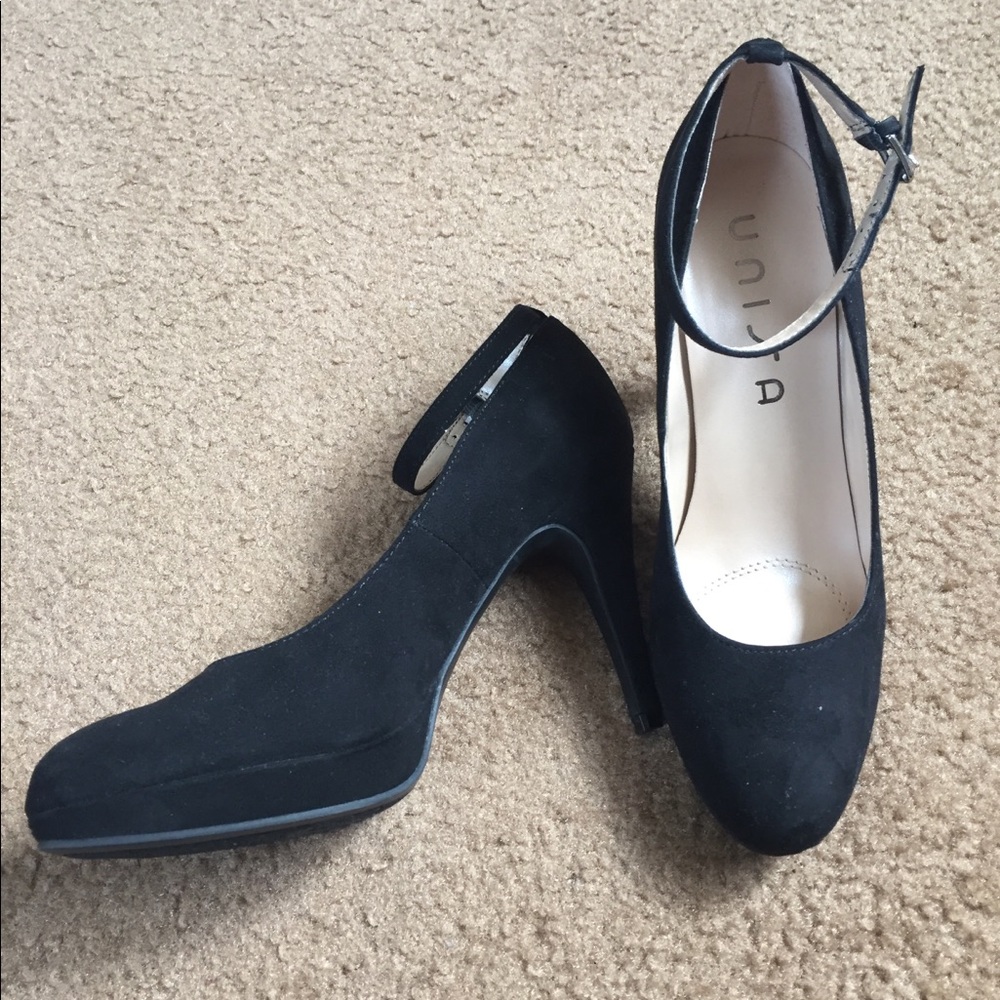 Black Mary Jane platform heels - Picture 7 of 7